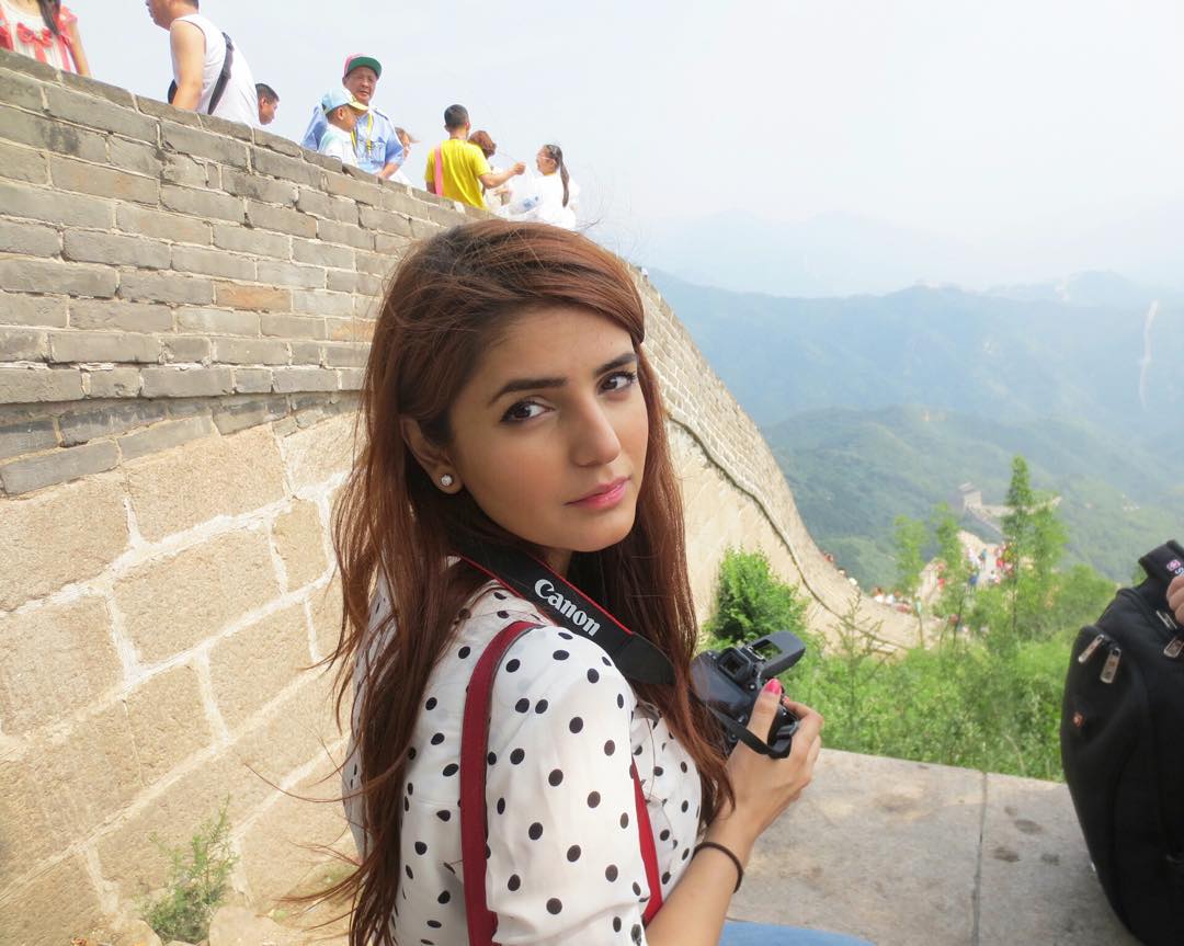 Beautiful Momina Mustehsan HD Wallpaper and Photo 2017