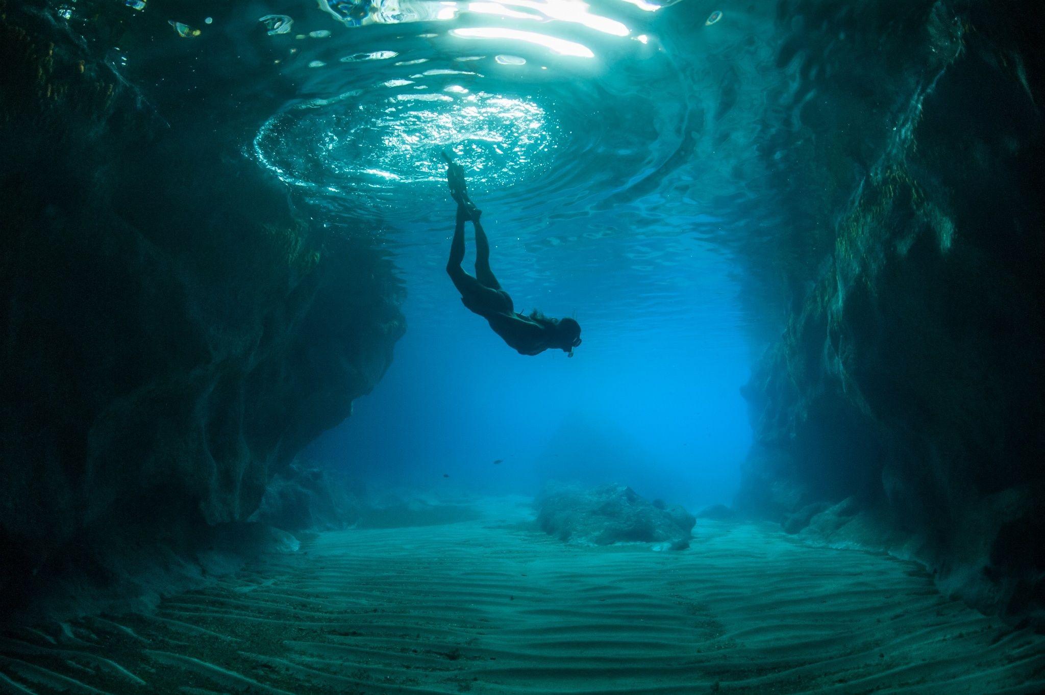Photo Collection Scuba Diving Down Deep Wallpaper