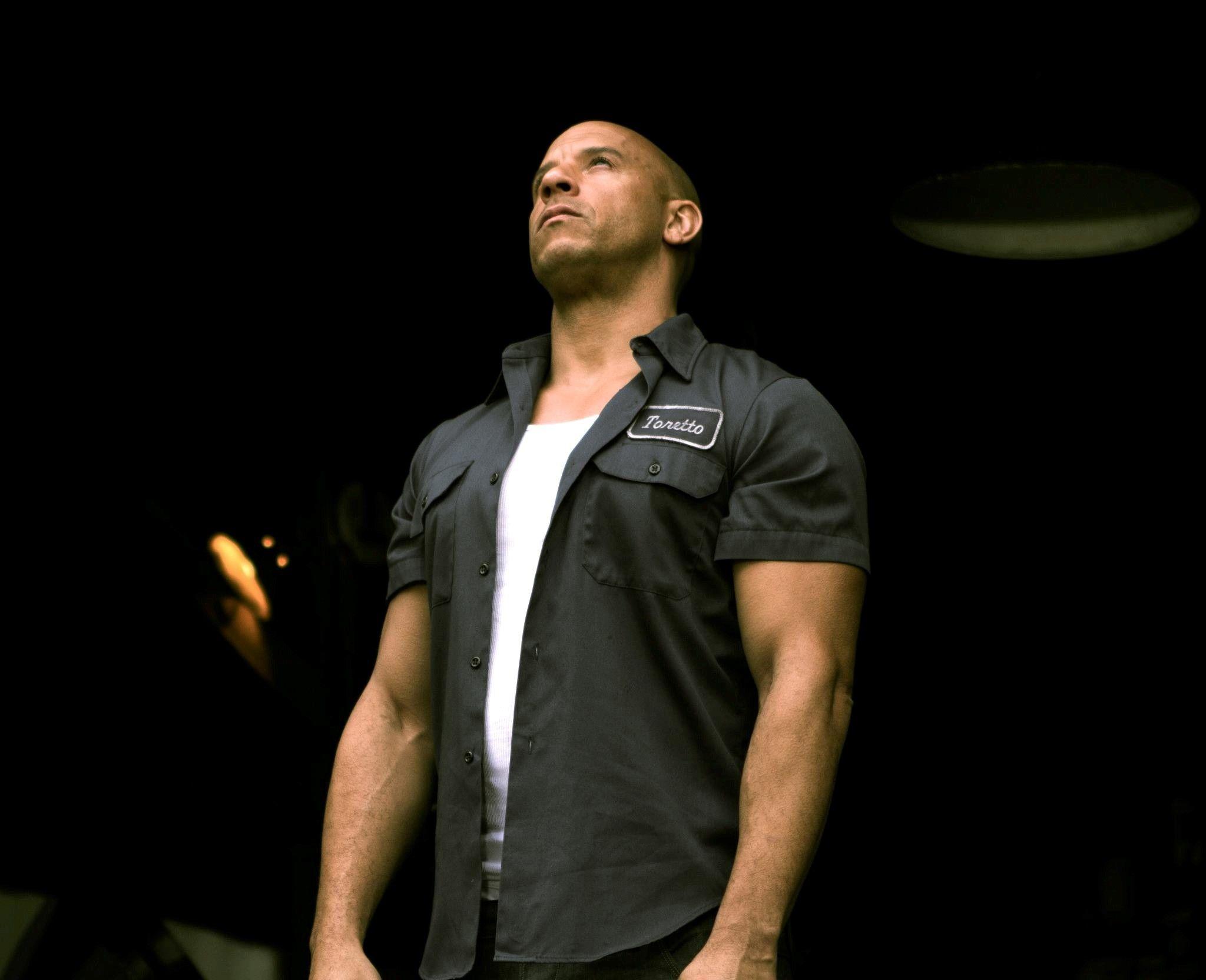 Vin Diesel Computer HD Wallpaper 54690 2048x1664 px