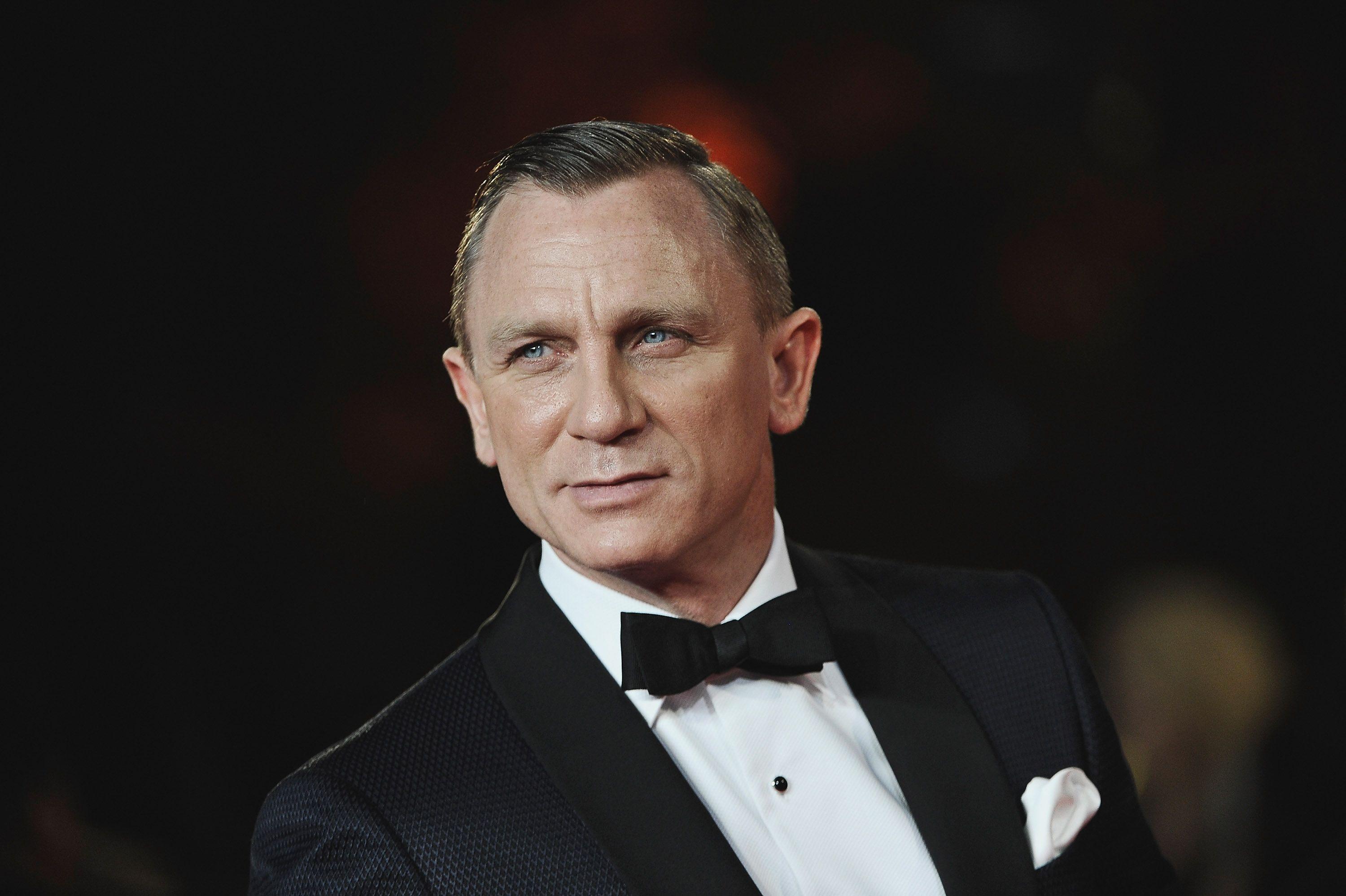 Daniel Craig confirms he will return as James Bond