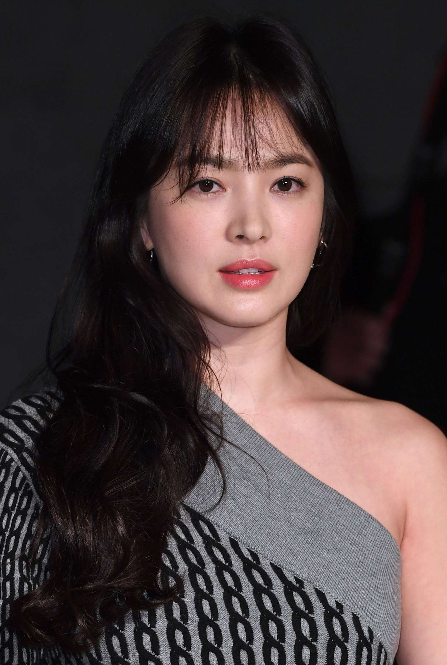 Song Hye Kyo: Burberry Show at 2017 LFW -11