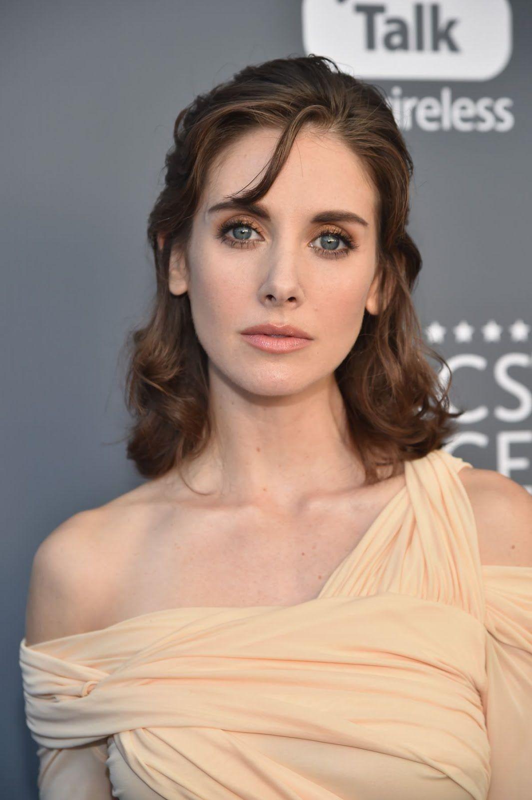 HOT Photo of Alison Brie in clingy dress at 2018 critics