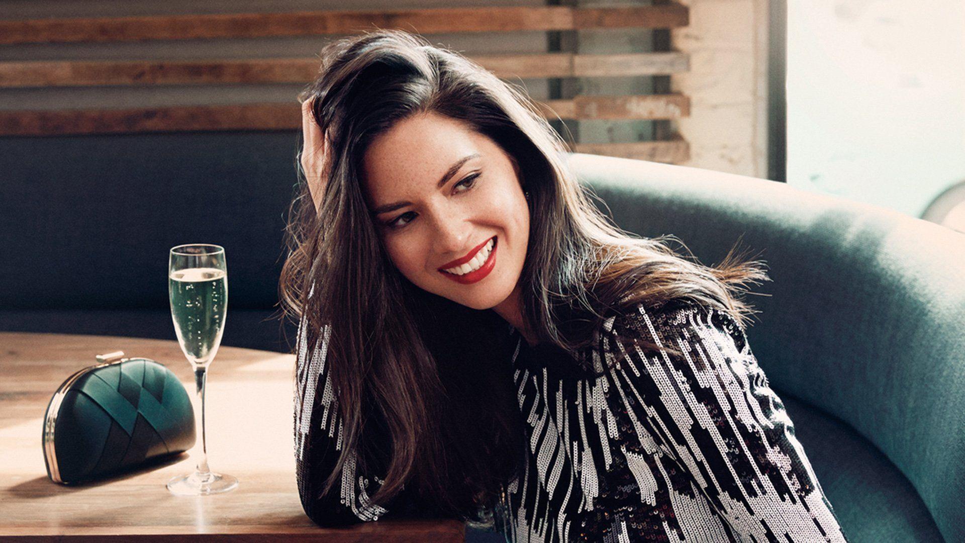 Olivia Munn HD Wallpaper and Background Image