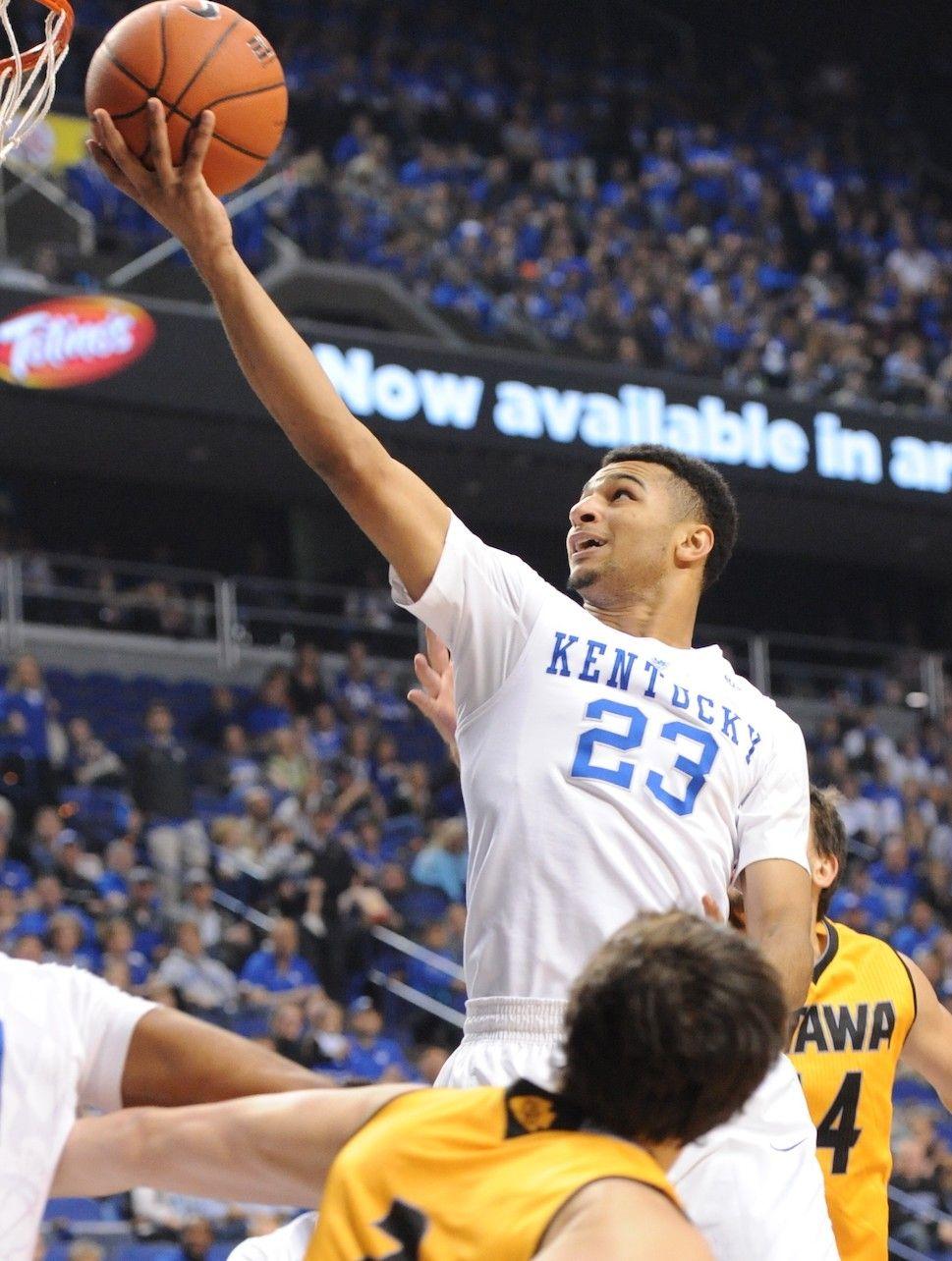 Keith Taylor: Newcomer Jamal Murray a triple threat in Kentucky's