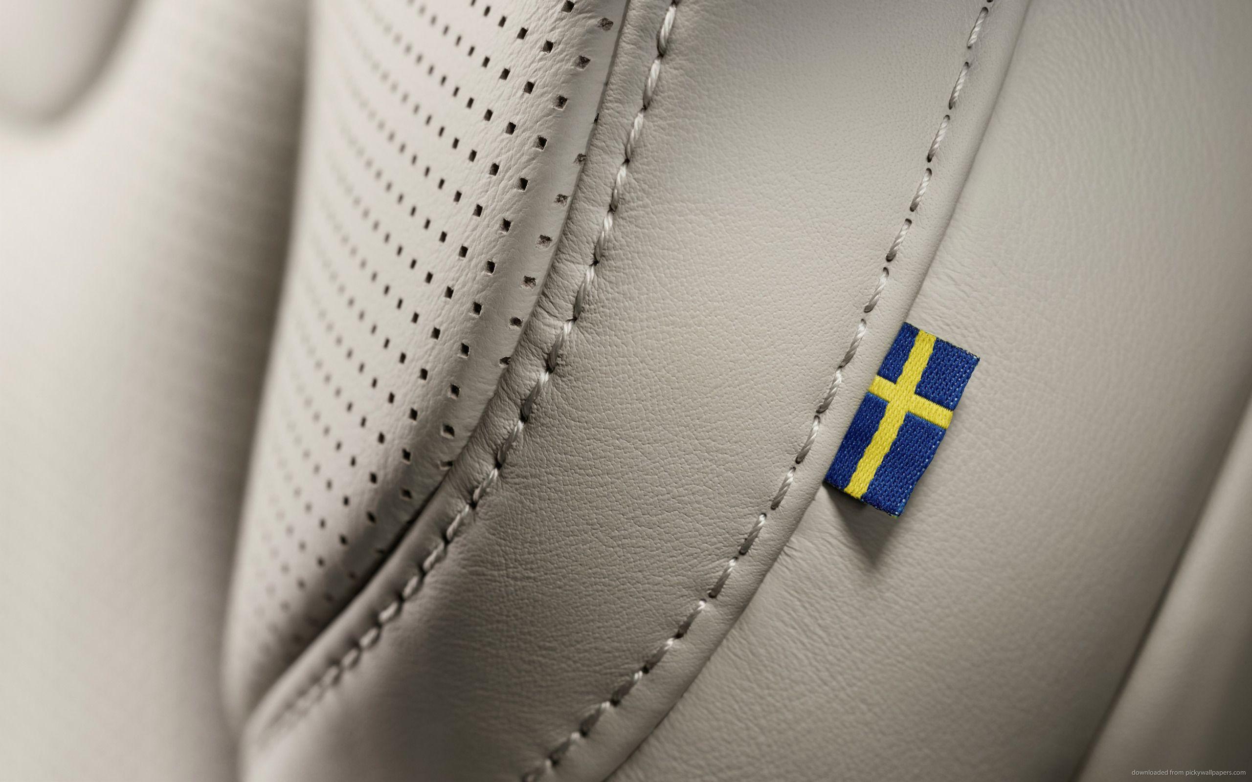 Download 2560x1600 Volvo XC90 Interior Swedish Flag Wallpaper
