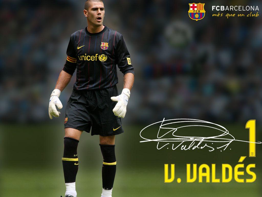 barcelona daily photo: Victor Valdes Wallpaper With Signature