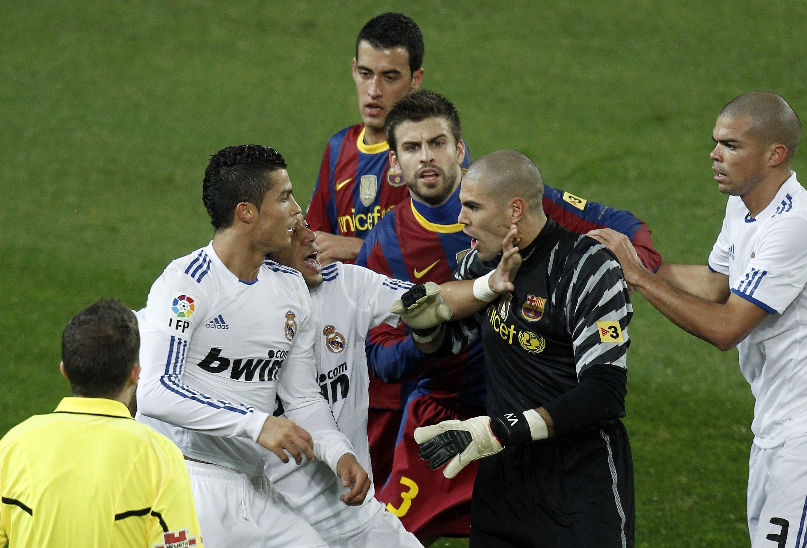 The player of Barcelona Victor Valdes on conflict wallpaper