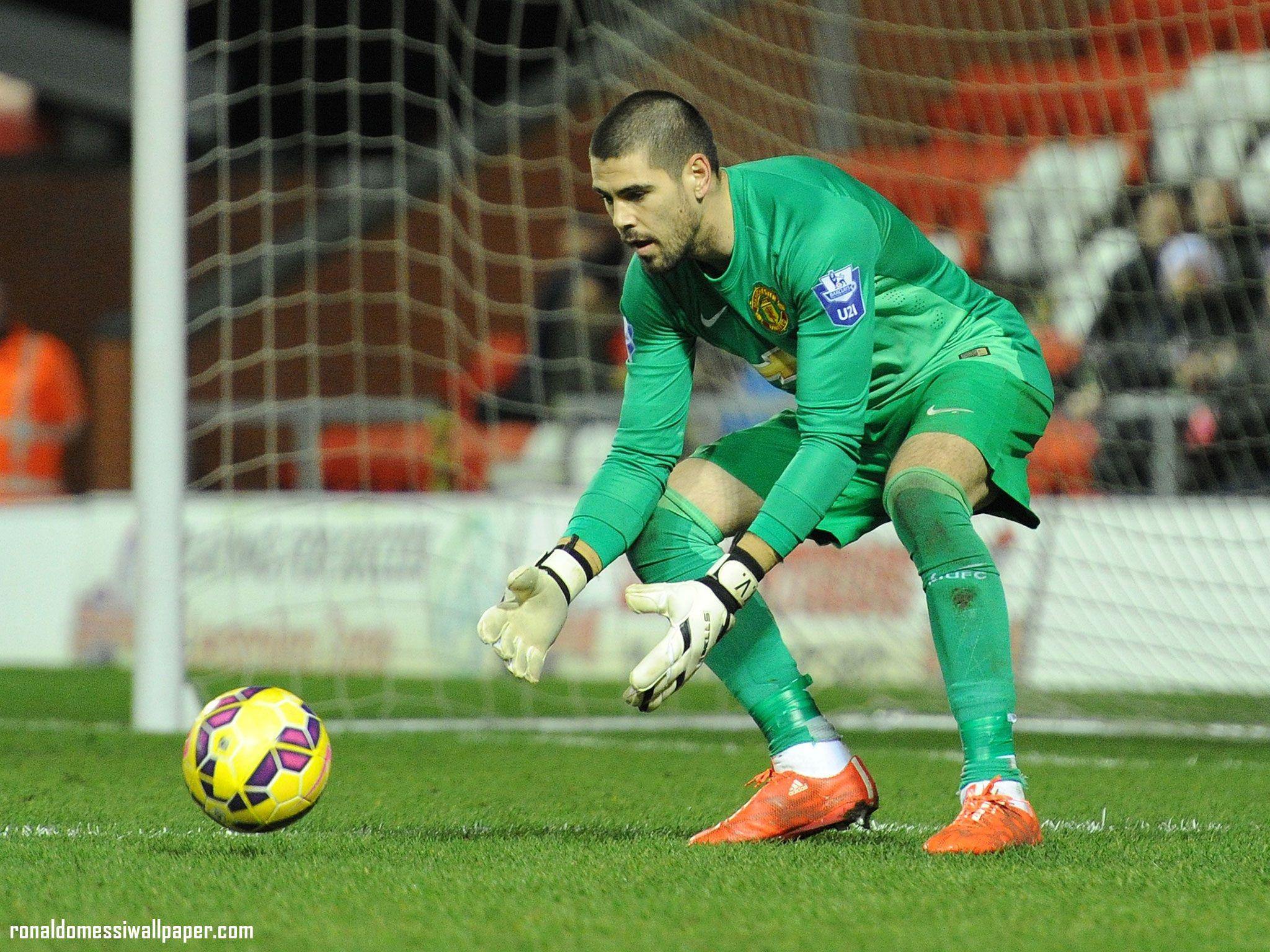 Victor Valdes Plays His First Match for Manchester United Under