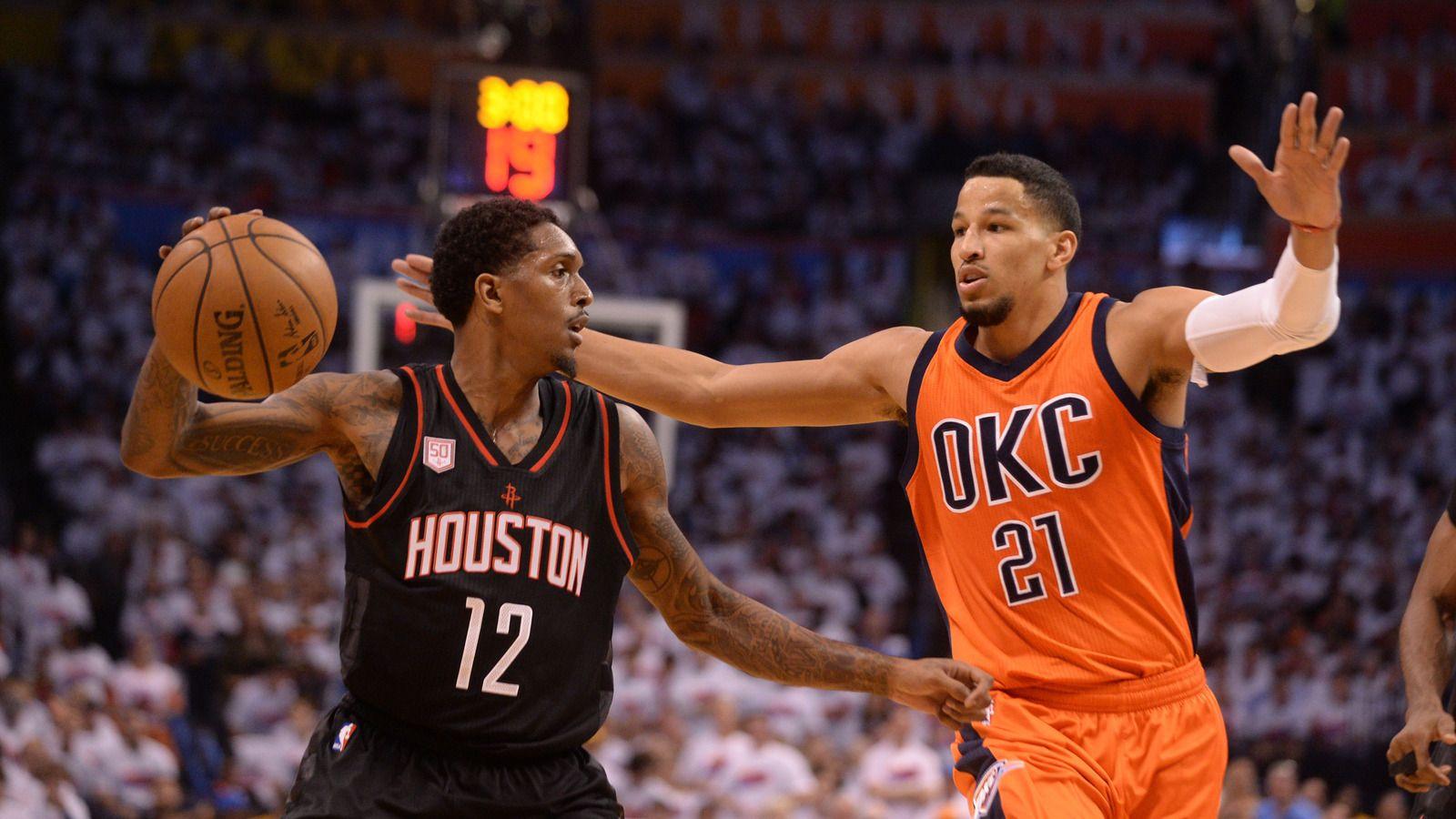 WATCH: Rockets bench laughs as Andre Roberson misses free throw