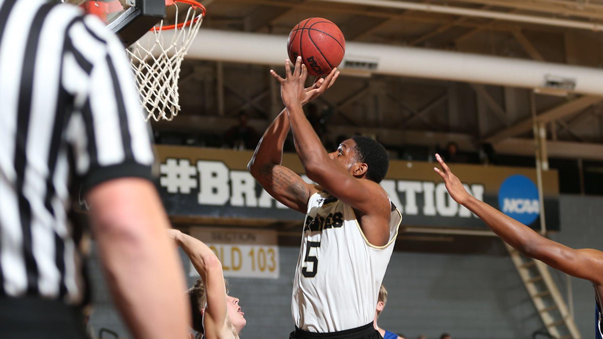 Men's Basketball Topples Clayton State, Runs Win Streak To Nine