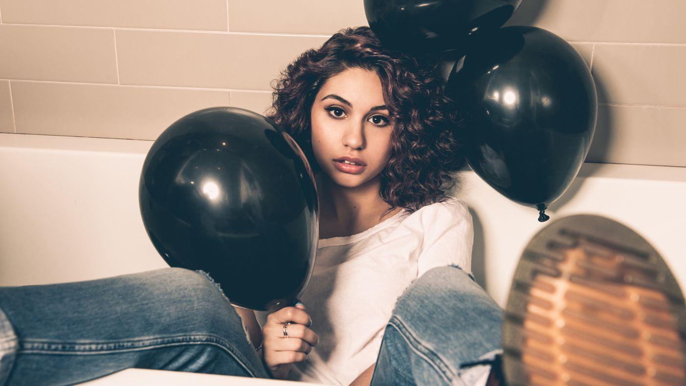 Alessia Cara Announces 'Know It All Tour'