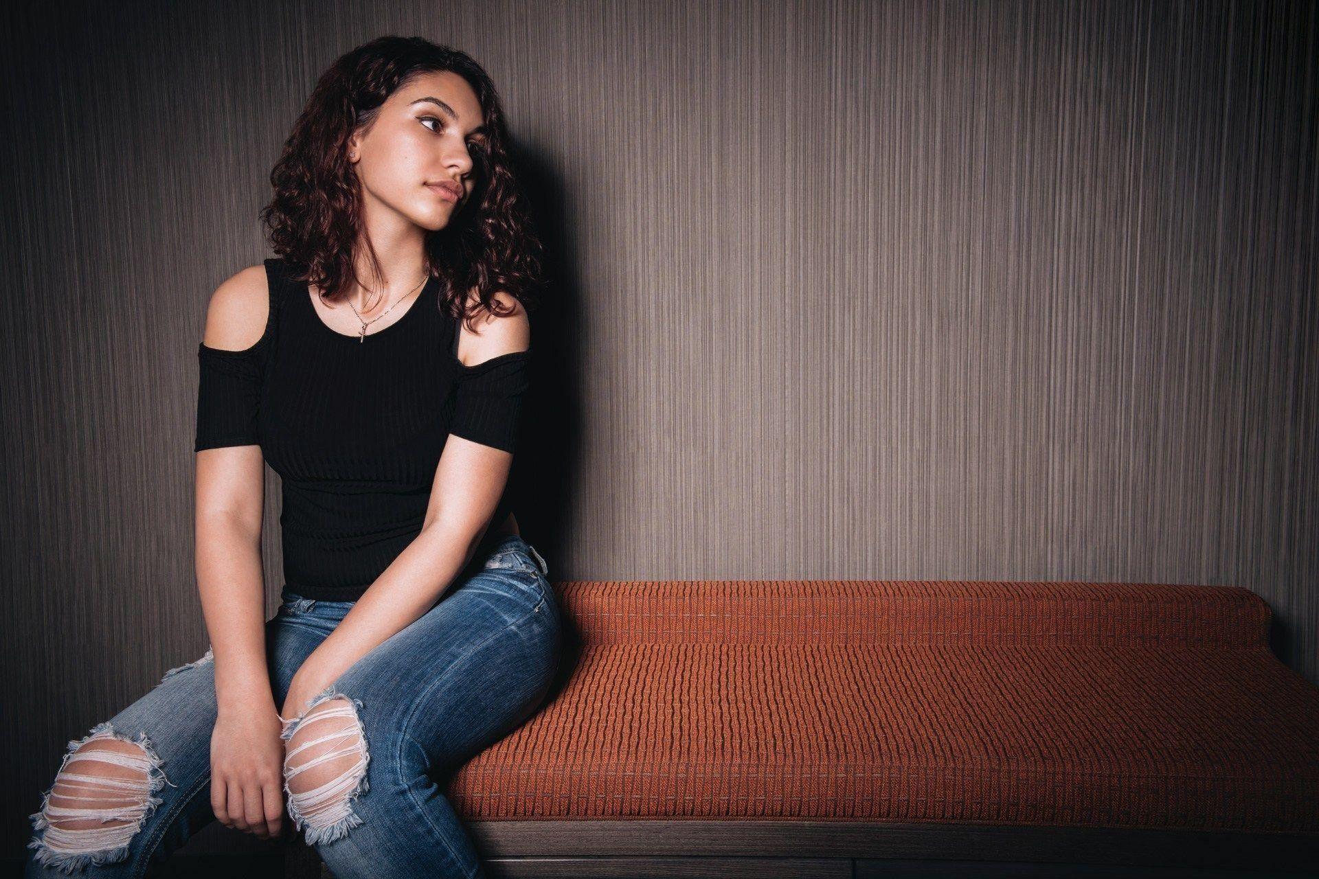 Alessia Cara Wallpaper