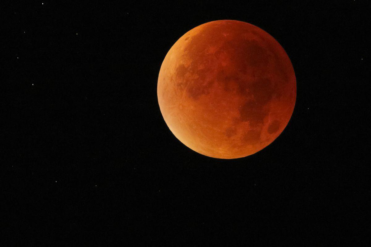 Lunar eclipse 2018: how to watch this “super” blue moon turn red