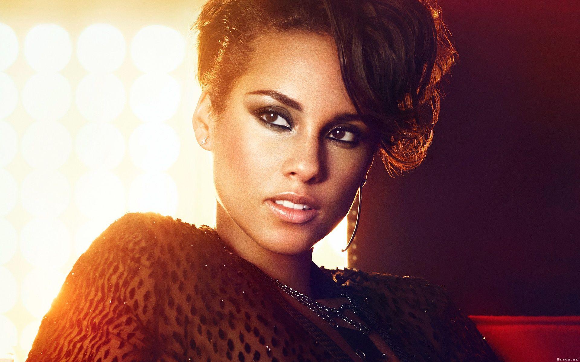 Audio: Alicia Keys, Holy War