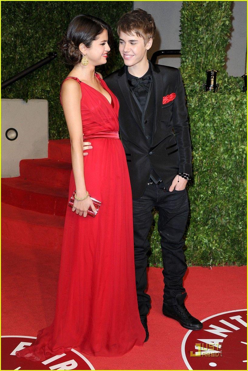 Justin Bieber & Selena Gomez: Holding Hands at Oscar Party!: Photo