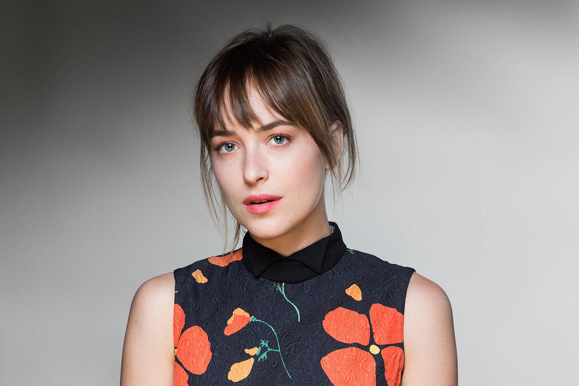 Dakota Johnson HD Wallpaper