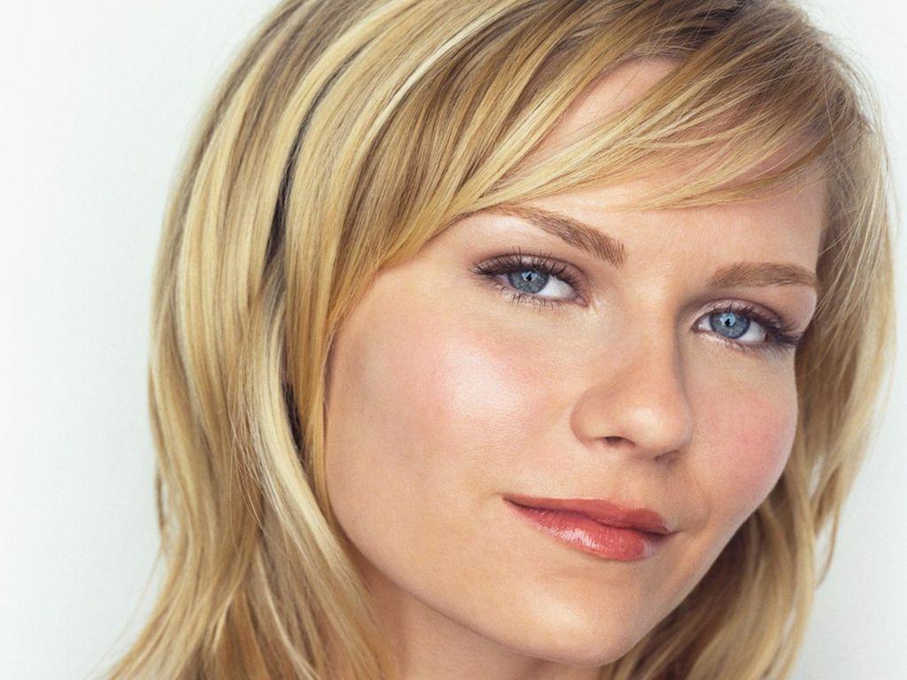 I Thought Kirsten Dunst Was Very Attractive In Spider Man 1. IGN