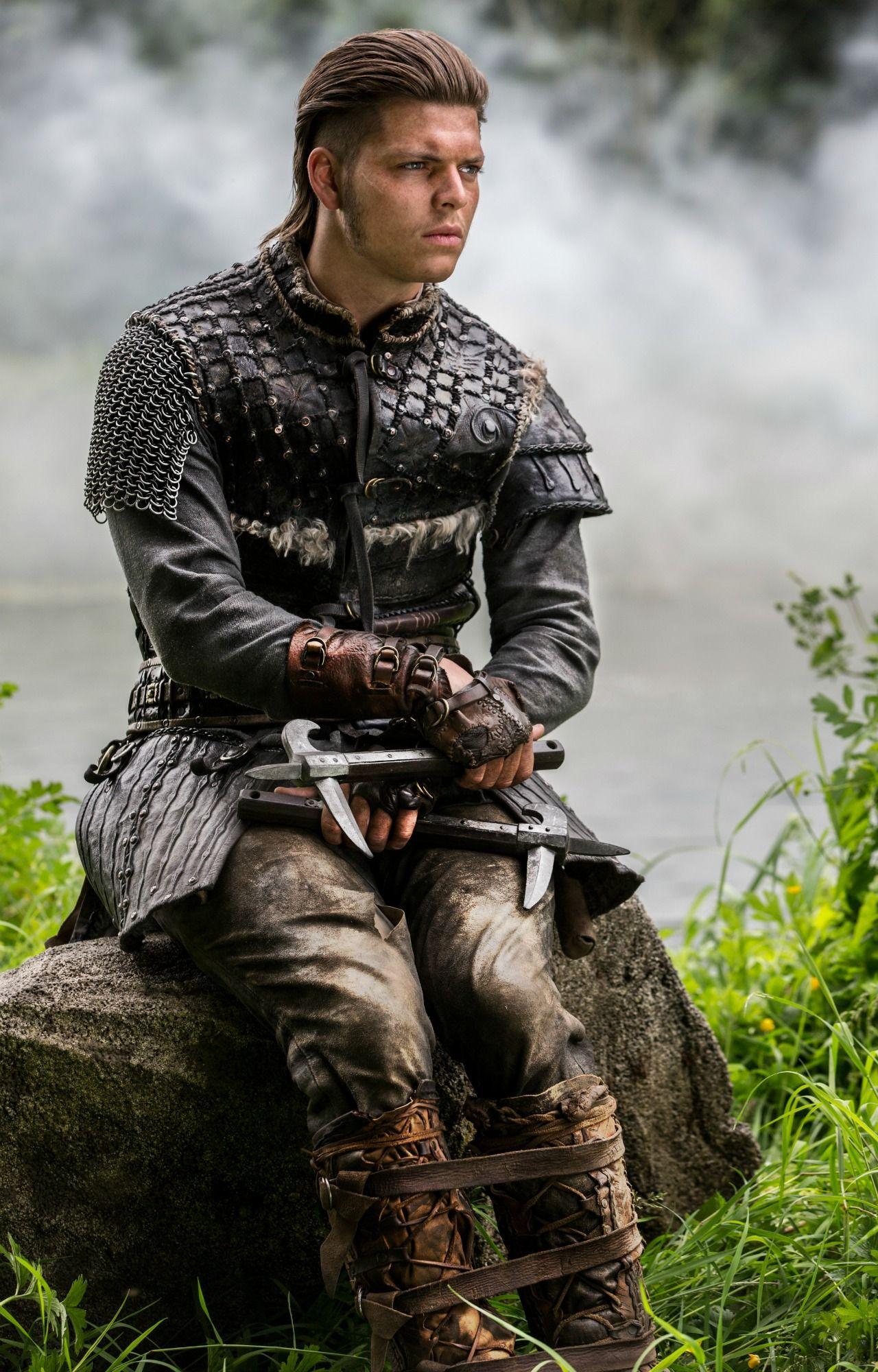 Vikings' Star Alex Hogh Andersen Breaks Down That Insane Torture