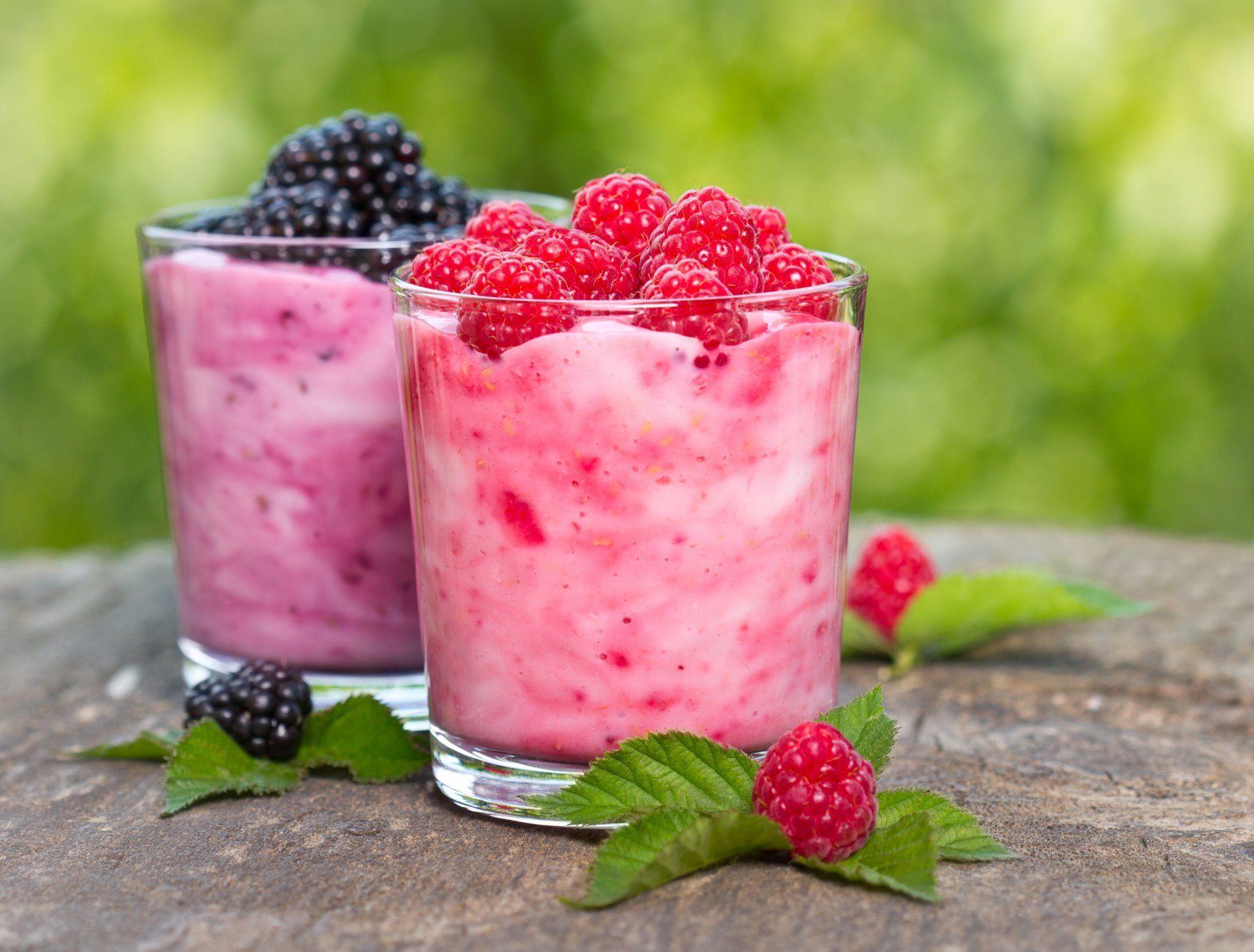 milkshake cocktail berries yogurt raspberry blackberry dessert