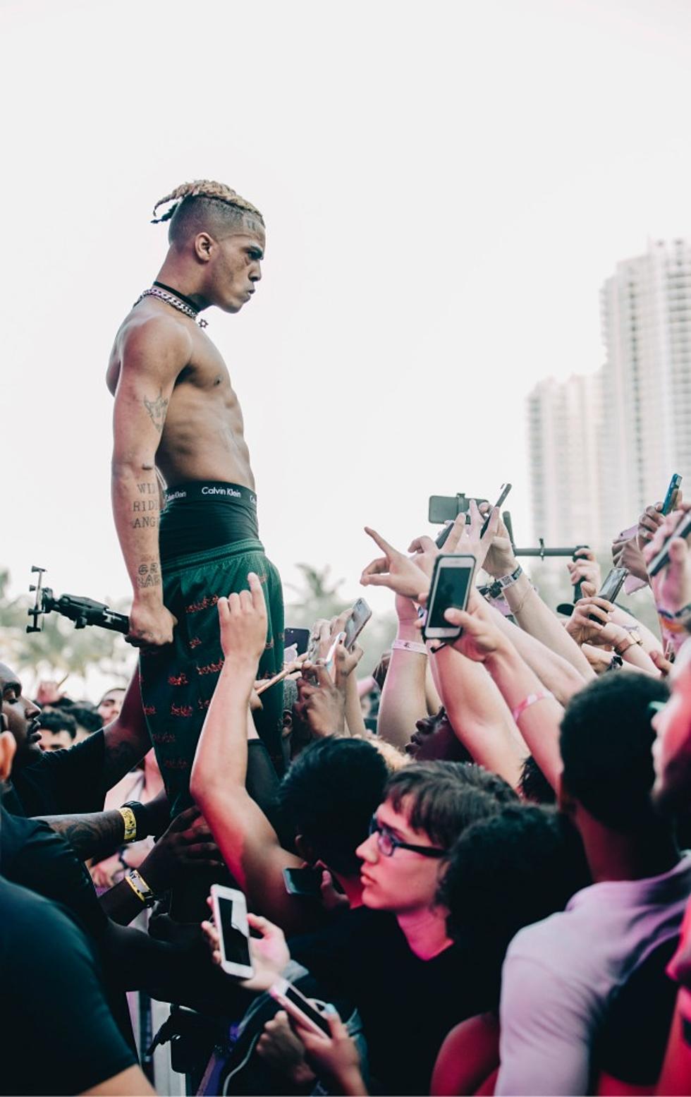 XXXTentacion Performs 'Look at Me' and More at 2017 Rolling Loud