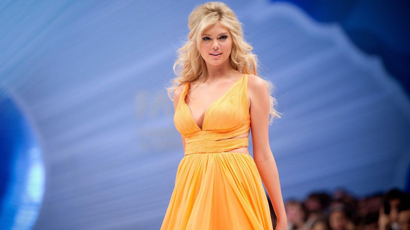 Kate Upton Wallpaper HD Widescreen For