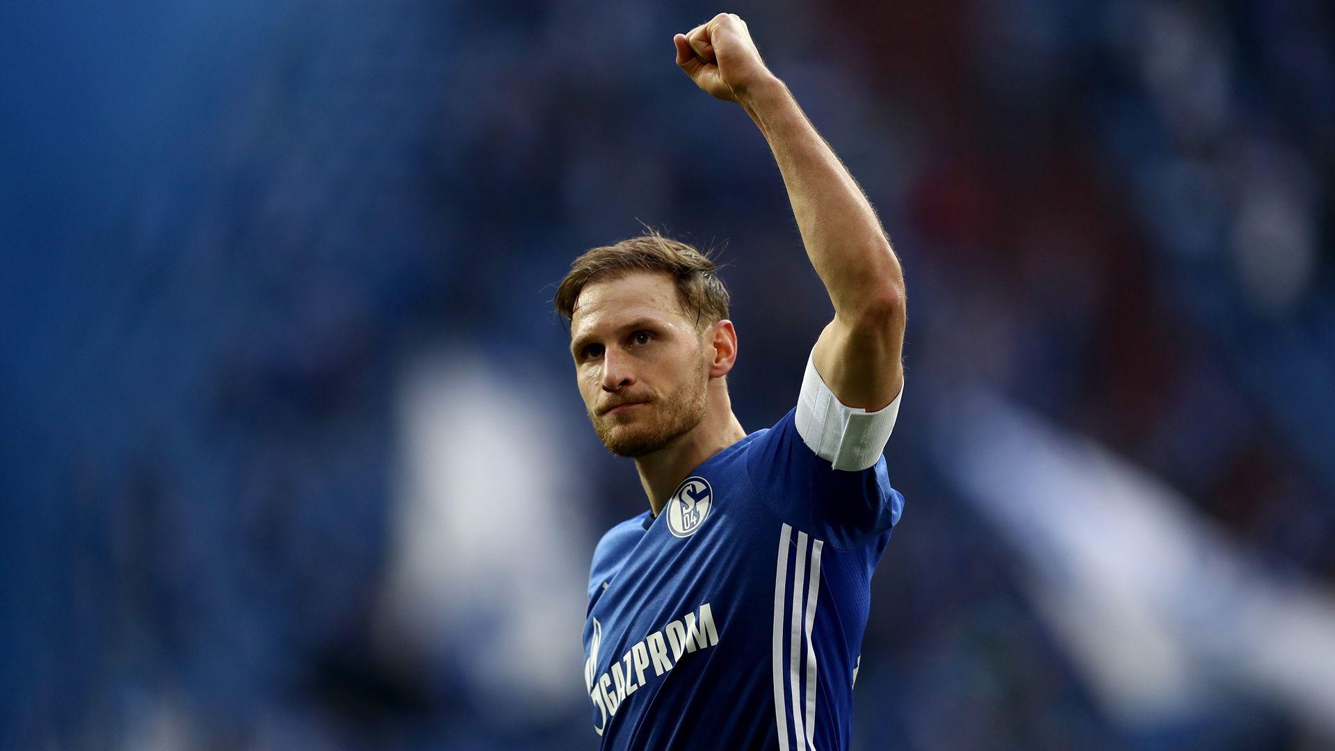 Schalke captain Benedikt Höwedes hoping for return of the glory