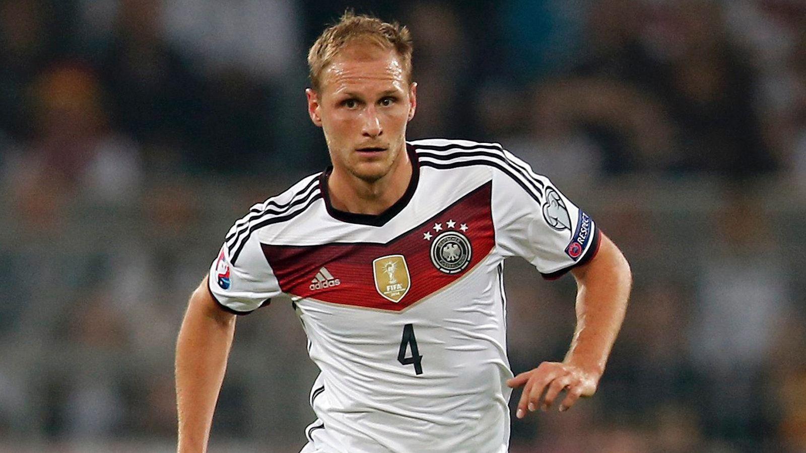 Juventus doesn't have the deal for Benedikt Höwedes while