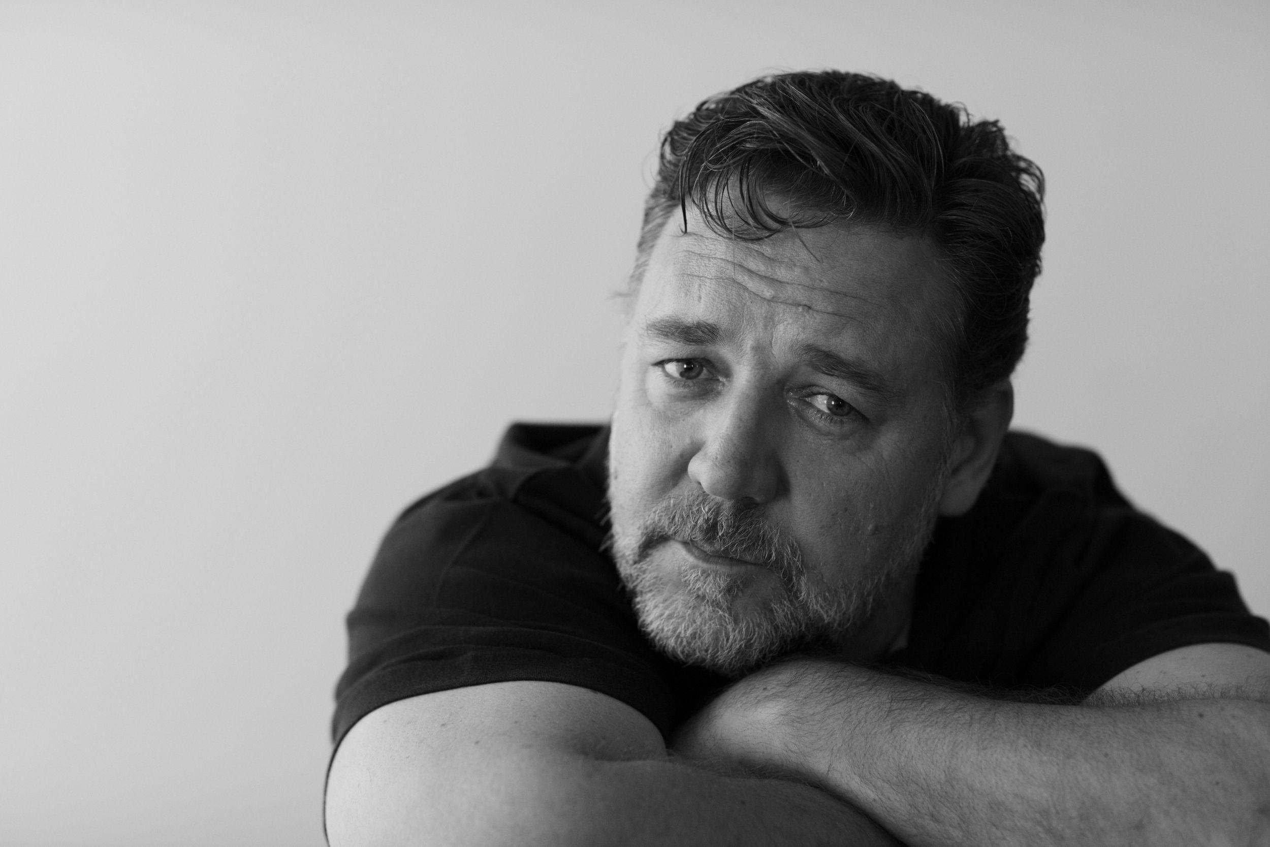 Russell Crowe Wallpaper Image Photo Picture Background