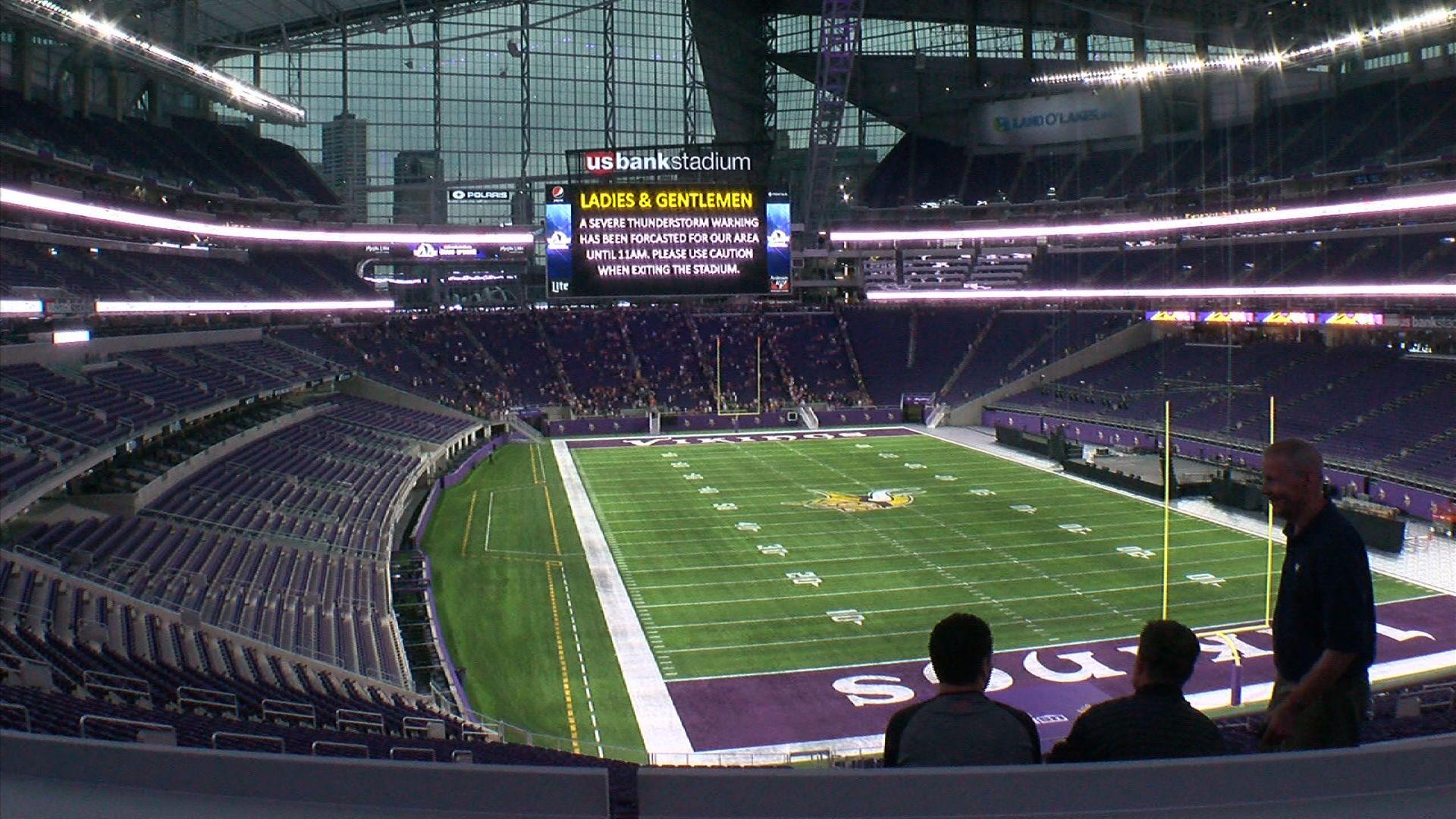 New Minnesota Vikings Stadium Makes Sunday Night Debut
