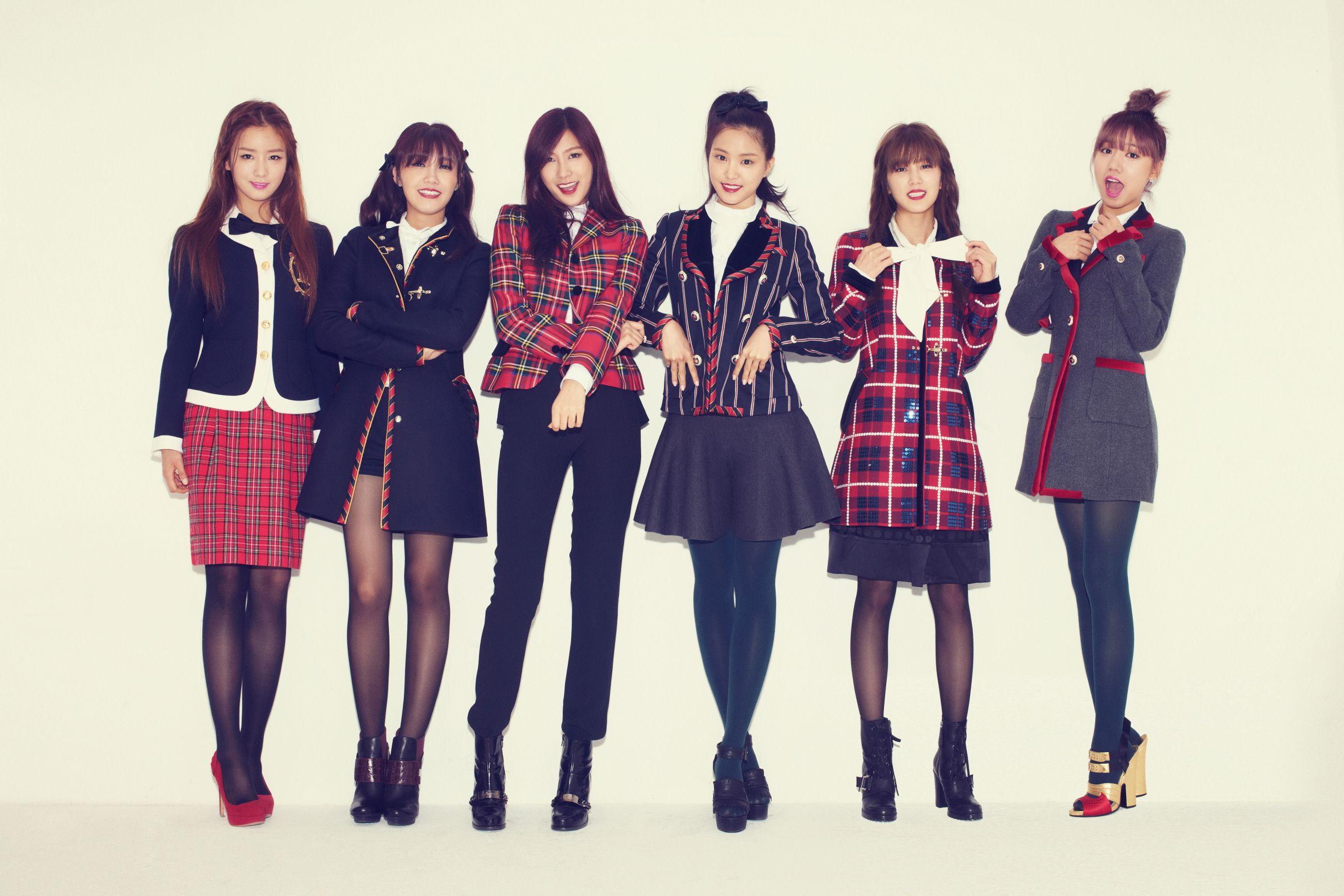 Chorong, Bomi, Eunji, Naeun, Namjoo, Hayoung / Yookyung. Apink