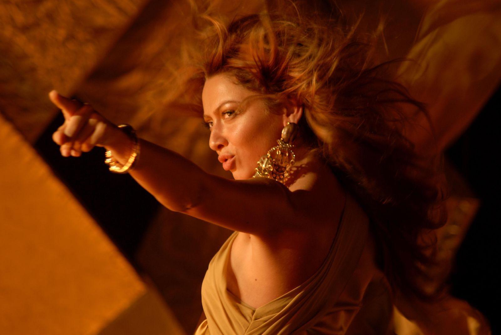 All New Photo and Videos Blog: Hadise Resimleri Fotoğrafları