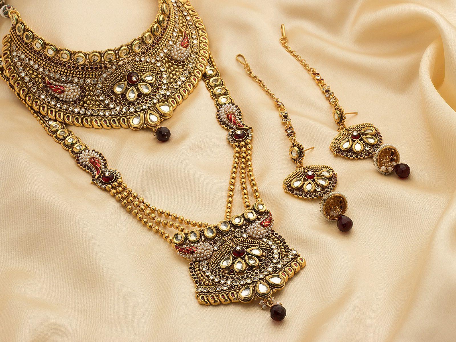 Necklaces set gold jewellery wallpaper. HD Wallpaper Rocks