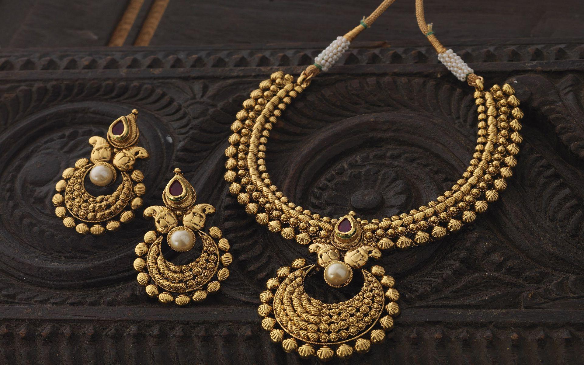 Necklaces and earring set gold jewellery latest wallpaper. HD