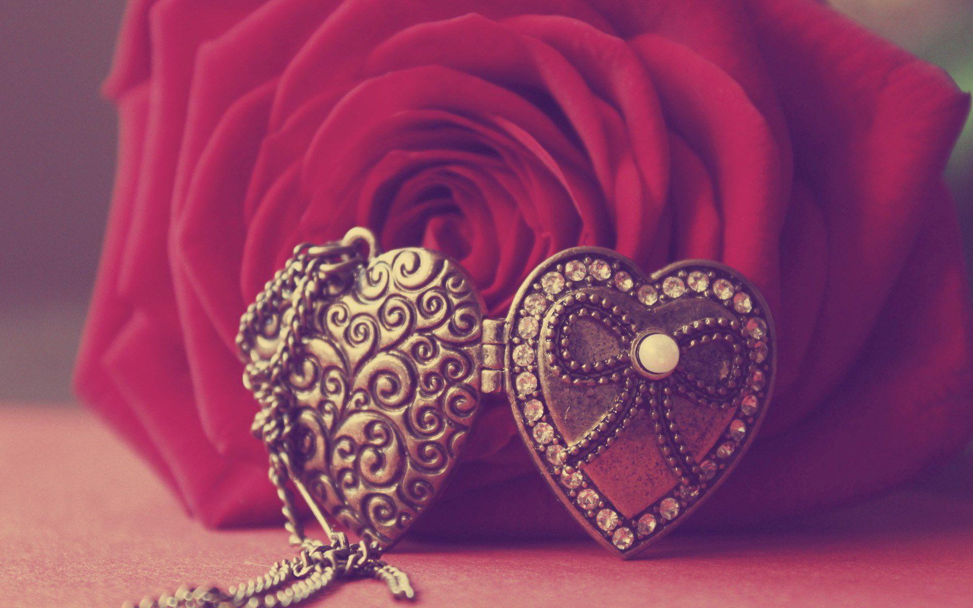 Necklaces Wallpapers - Wallpaper Cave