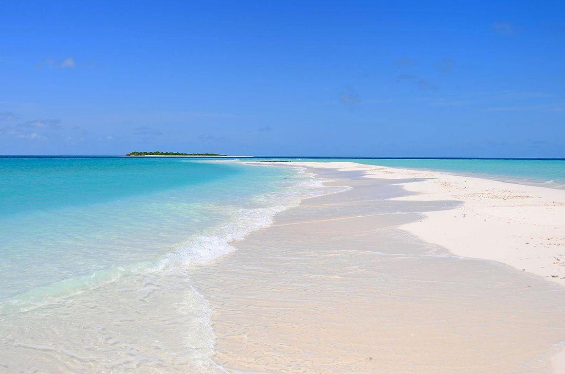 Maldives sunny side of life. Jana Crowne. The Holiday Place