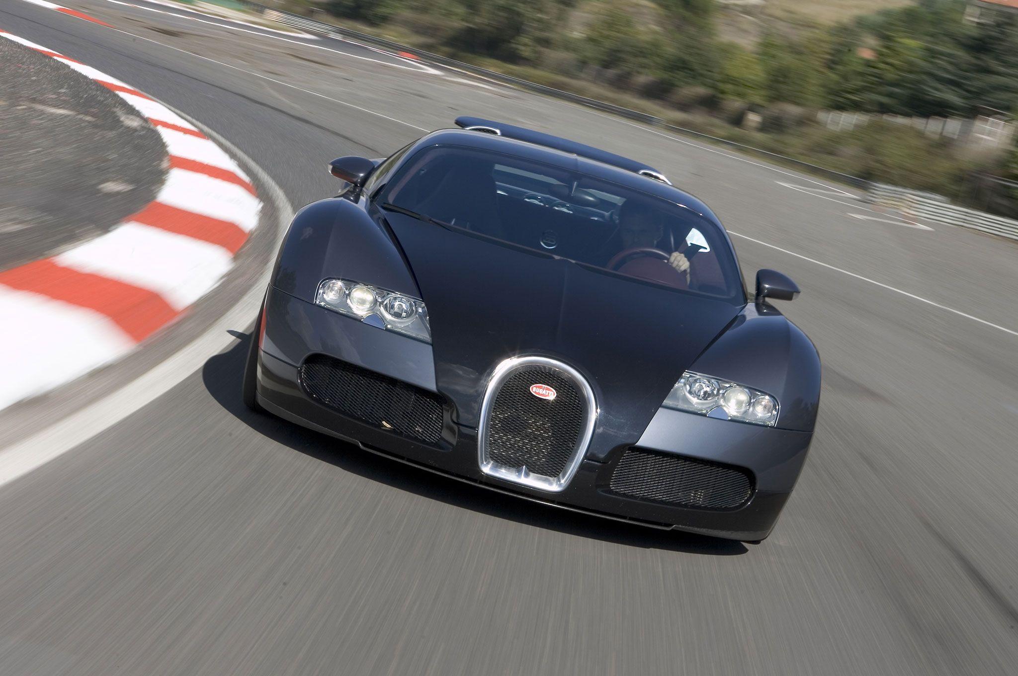 Bugatti Veyron EB 16.4 Review