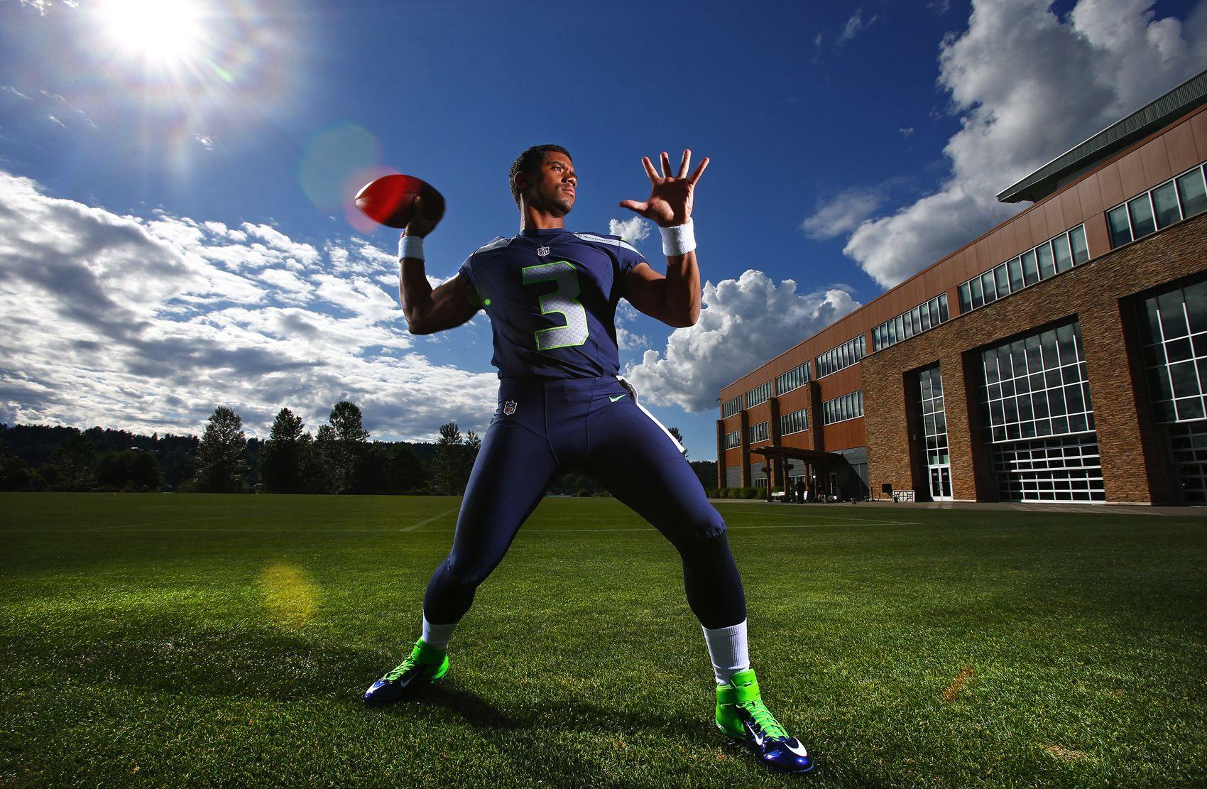 Russell Wilson, Seahawks carry great expectations. Sports