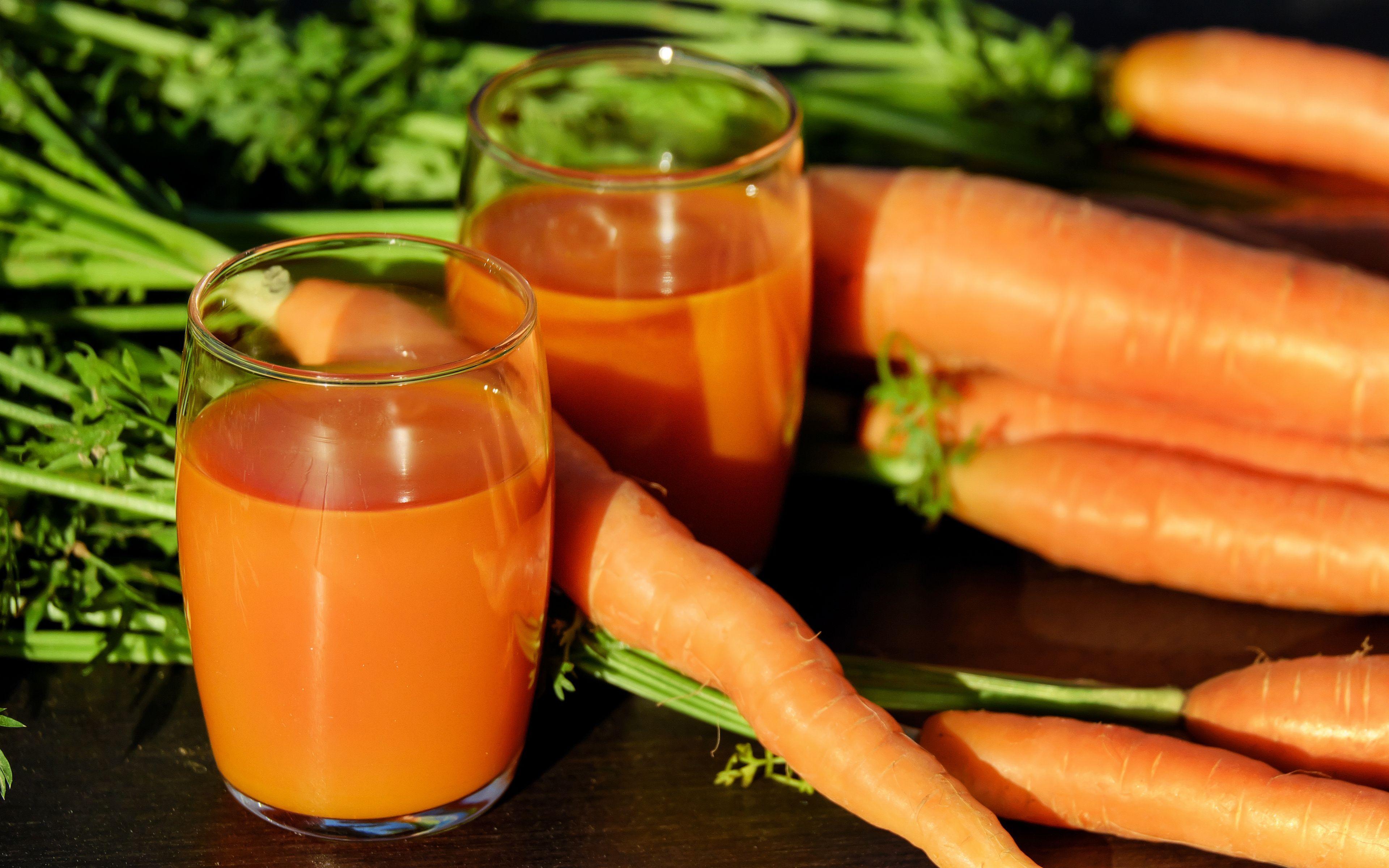 Download Wallpaper 3840x2400 Carrots, Carrot juice, Vegetables