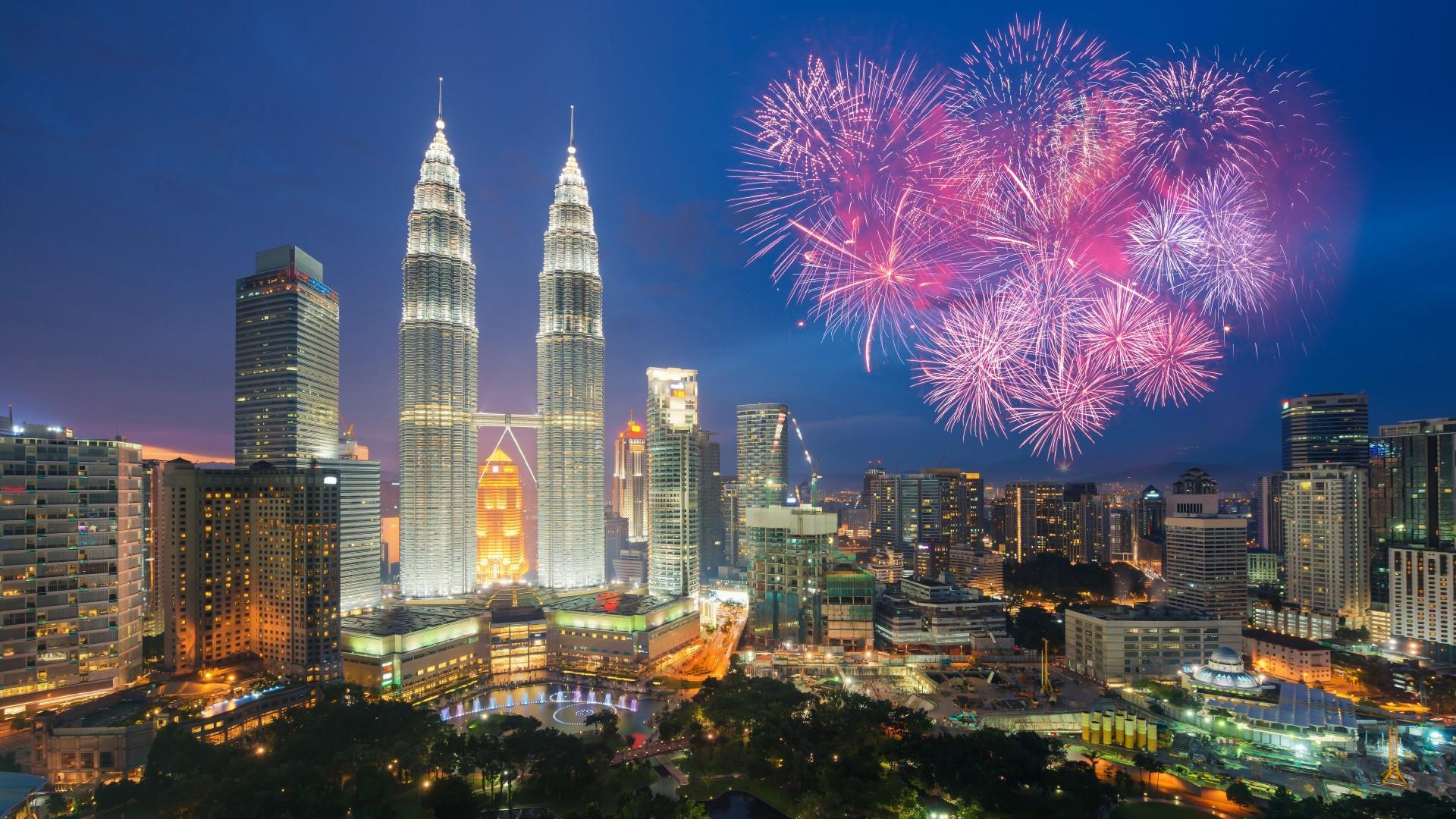 Petronas Twin Towers Lumpur, Malaysia Wallpaper