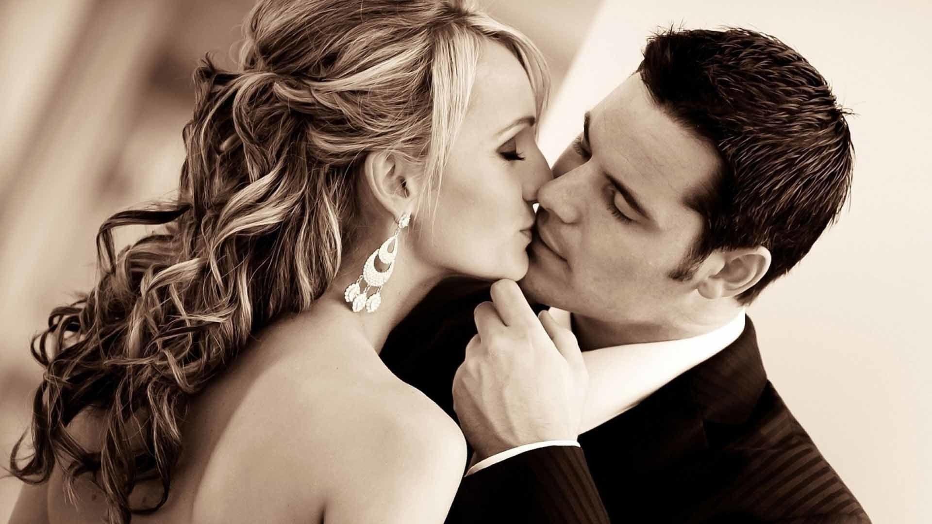 https://wallpapercave.com/wp/wp2379372.jpg