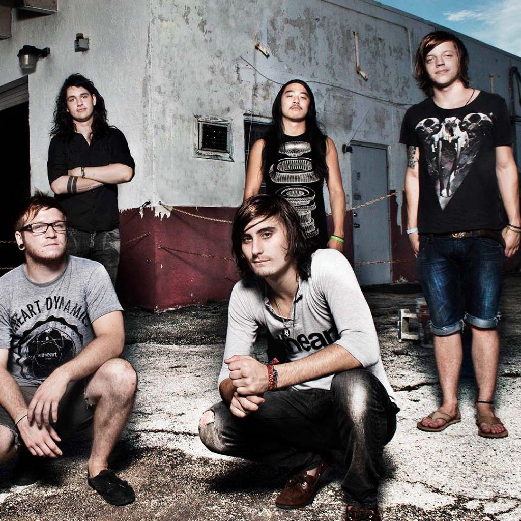 Download Wallpaper 1024x1024 We came as romans, House, Sky, T
