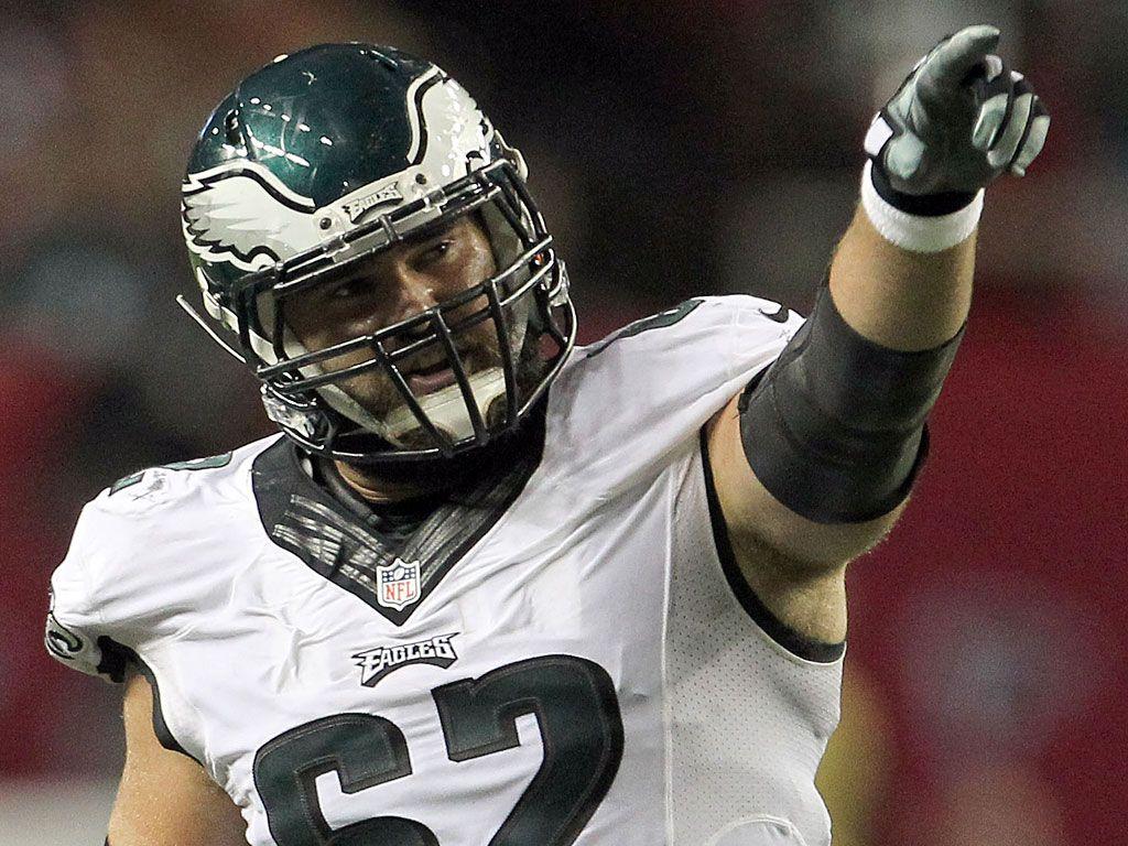 Download Philadelphia Eagles Center Jason Kelce in Action Wallpaper