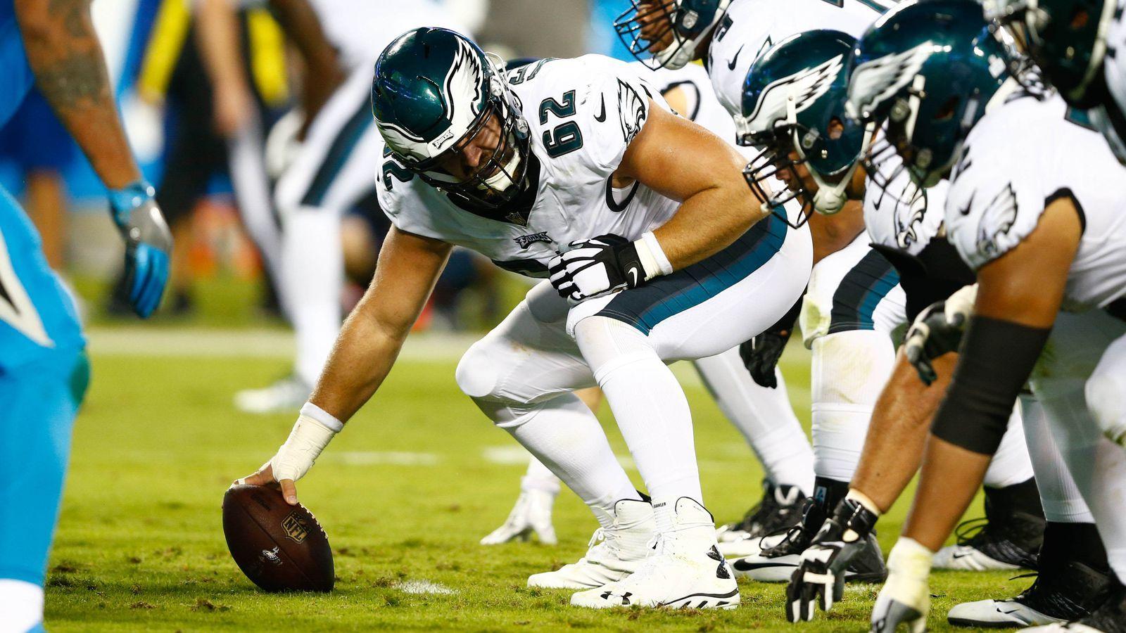 Download Philadelphia Eagles Center Jason Kelce in Action Wallpaper