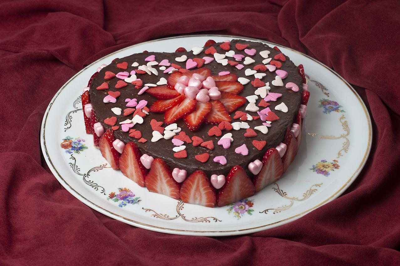 An easy Valentine's Day chocolate cake