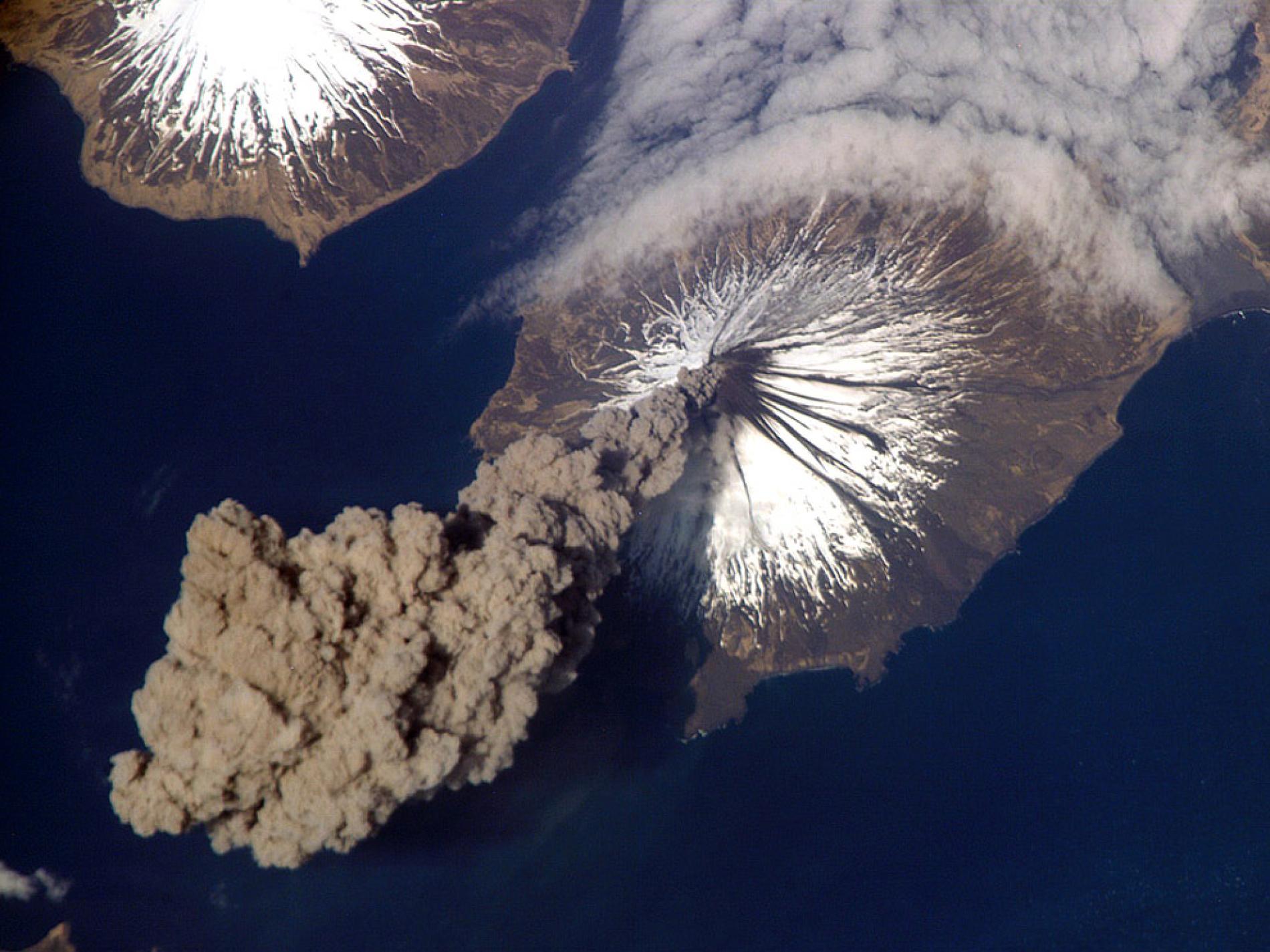 Volcano Latest and How Volcanoes Work