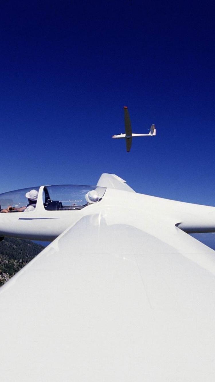 Aircraft glider wings wallpaper