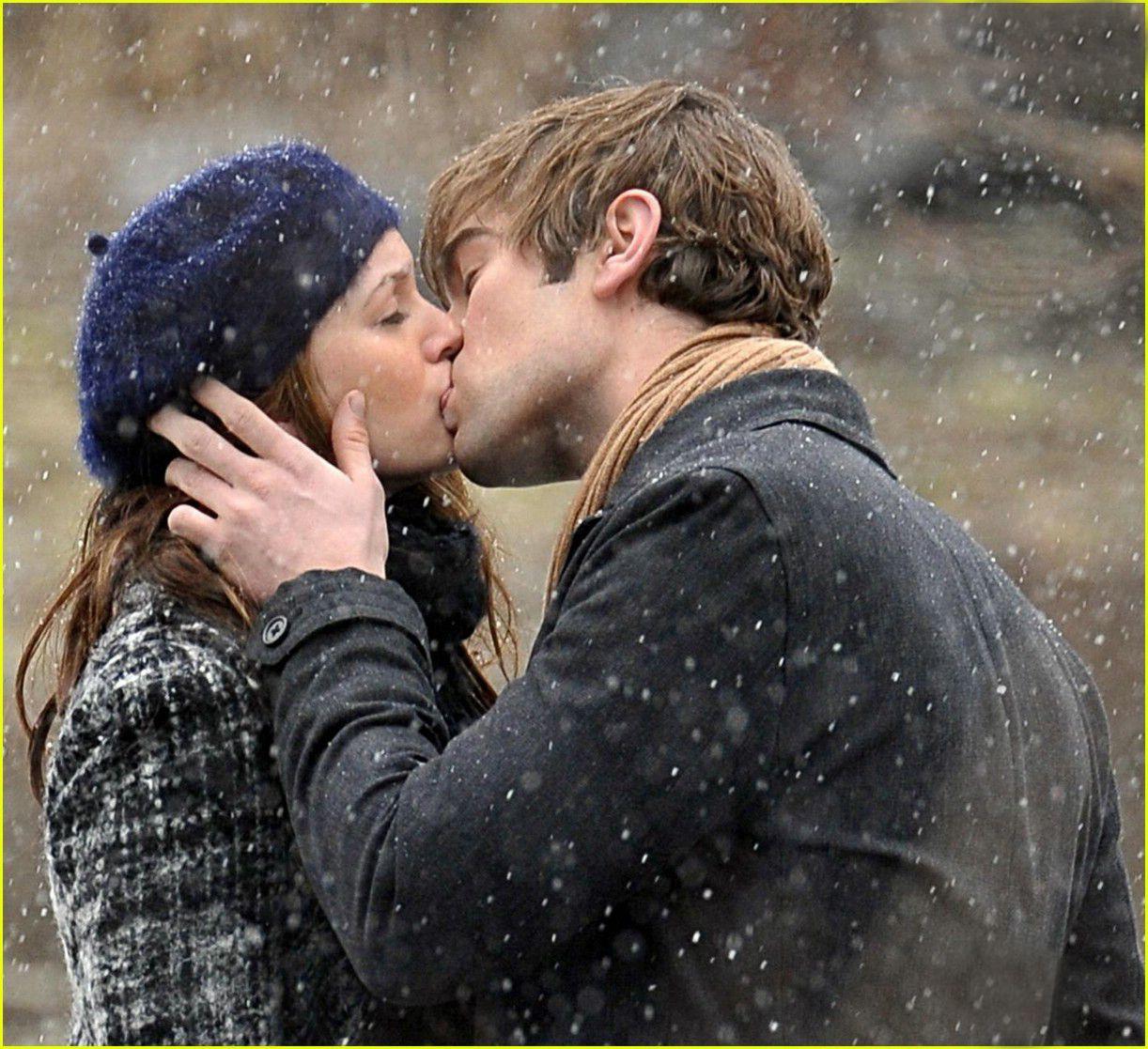 Romantic Couple Kissing Wallpaper. Lips Kiss Love HD Image