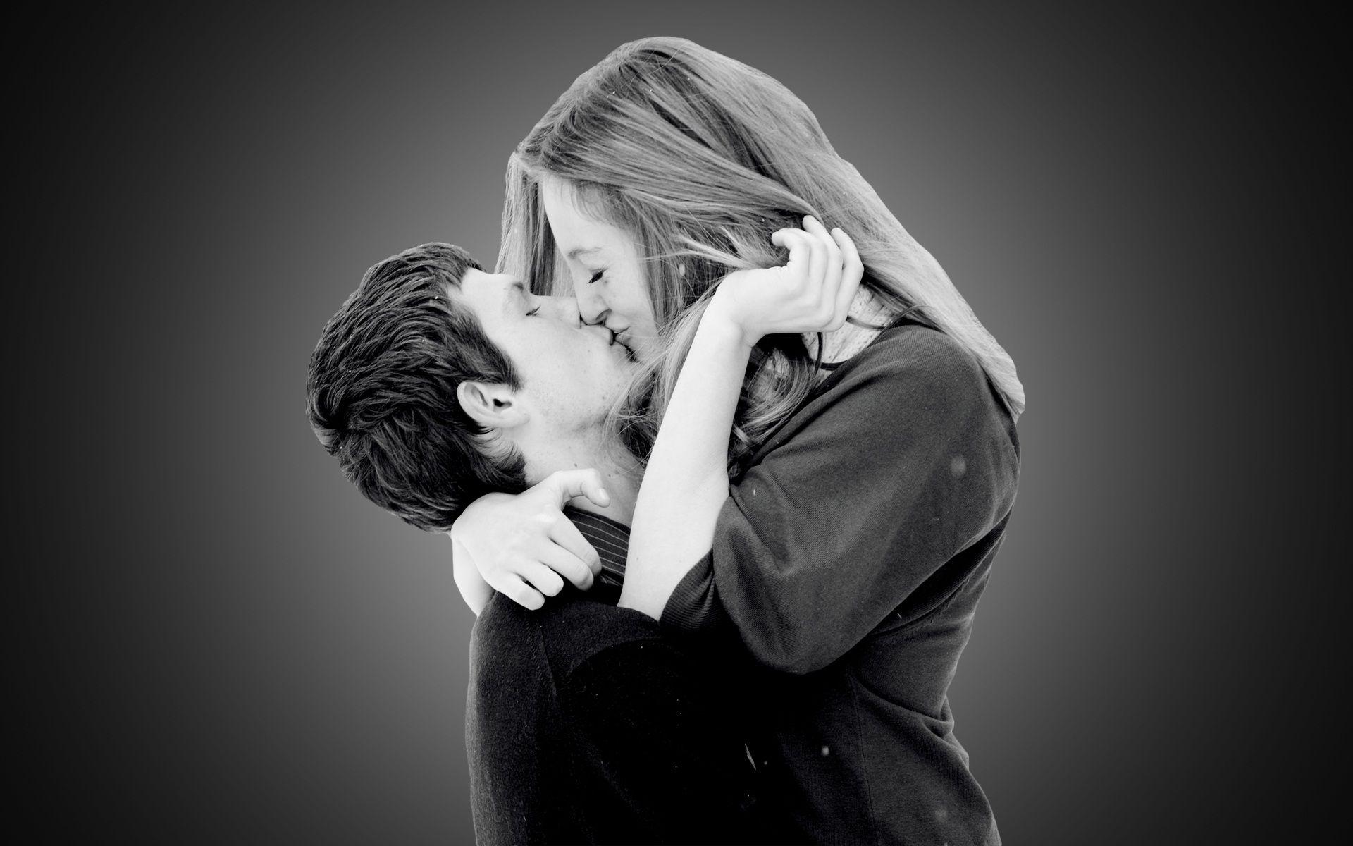 Hot Kissing Couple And Hug HD Image