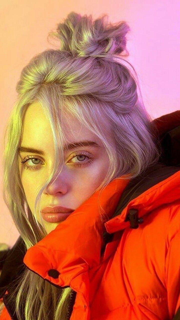 Billie Eilish She is so gorgeous, i love her so much