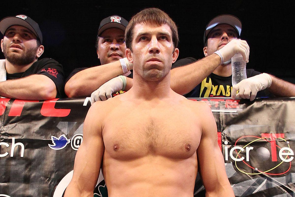 Luke Rockhold calls his shot against Chris Weidman: 'A left kick